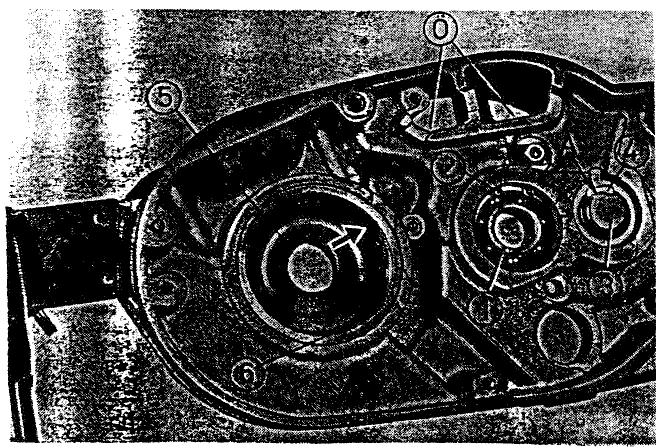 MZ ETZ 125 - Prémontage du demi-carter gauche - 6