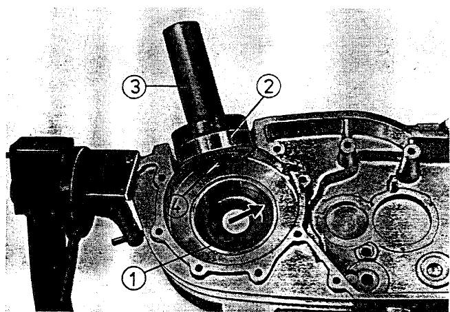 MZ ETZ 125 - Premester le demi-carter - 1