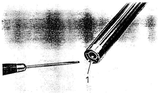 MZ ETZ 125 - Demontage des jambes téléscopiques déposées - 3