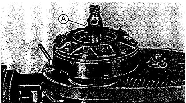 MZ ETZ 125 - Montage de l'embrayage - 2
