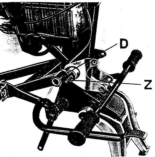 MZ ETZ 125 - Montage de la bielle oscillante arrêté, y compris la suspension de moteur - 1