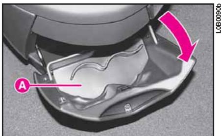 LANCIA PHEDRA - COMPARTIMENTS PORTE-OBJETS - 1