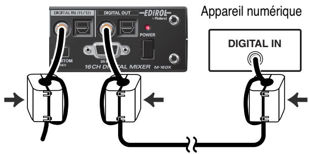 EDIROL M-16DX - Refermez les moitiés en pressant jusqu'au déclic. - 1