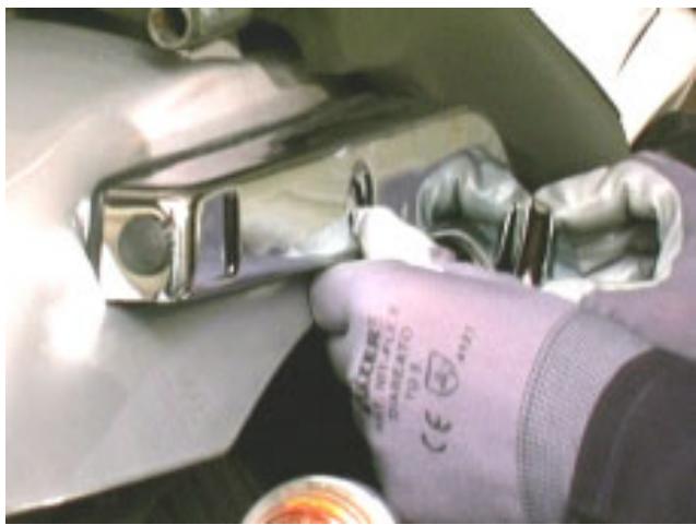 MOTO GUZZI NEVADA CLASSIC 750 IE - REPOSE DE LA SUSPENSION ARRIERE - 3