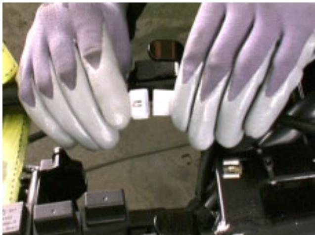 MOTO GUZZI NEVADA CLASSIC 750 IE - REPOSE DU MOTEUR DANS LE CADRE - 27