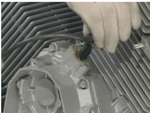 MOTO GUZZI NEVADA CLASSIC 750 IE - RETRAIT DU CAPTEUR DE PHASE ET DE TOURS - 2