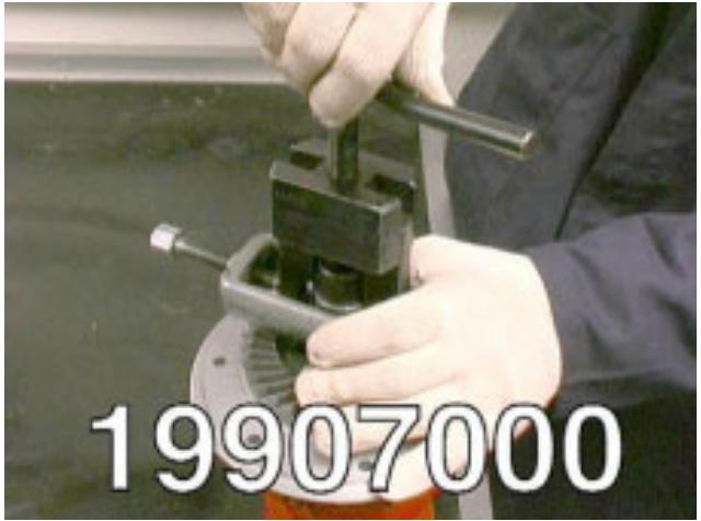 MOTO GUZZI NEVADA CLASSIC 750 IE - DEPOSE DU CARTER - 4