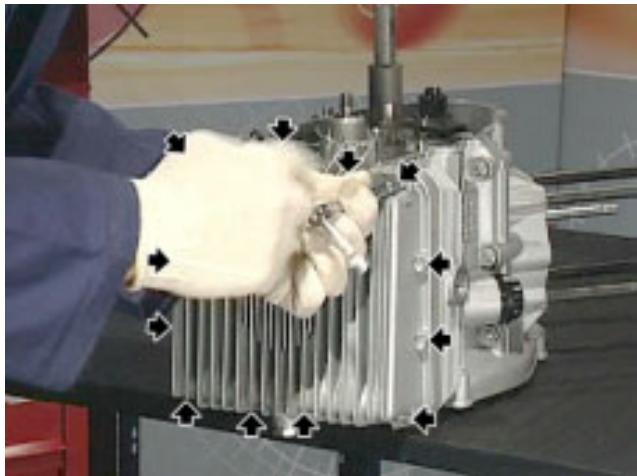 MOTO GUZZI NEVADA CLASSIC 750 IE - DEMONTAGE CARTER D'HUILE - 3