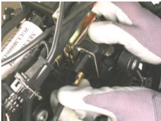 MOTO GUZZI NEVADA CLASSIC 750 IE - DÉMONTAGE DU MOTEUR DU CADRE - 11