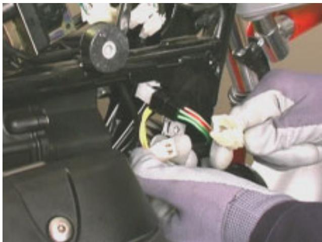 MOTO GUZZI NEVADA CLASSIC 750 IE - DÉMONTAGE DU MOTEUR DU CADRE - 3