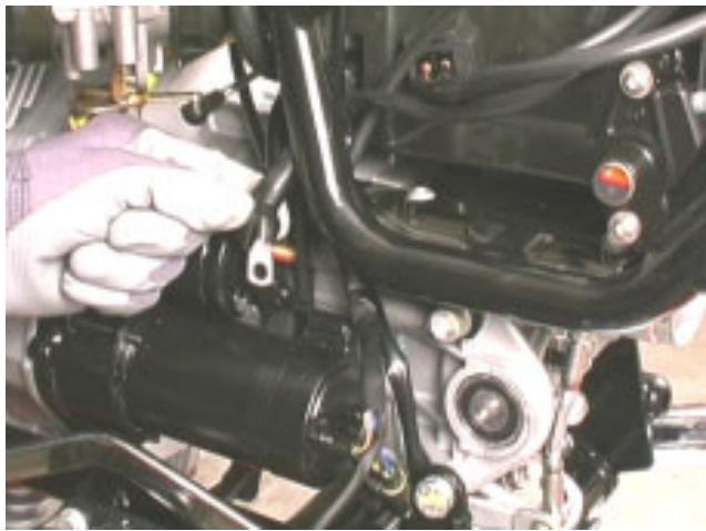 MOTO GUZZI NEVADA CLASSIC 750 IE - DÉMONTAGE DU MOTEUR DU CADRE - 16