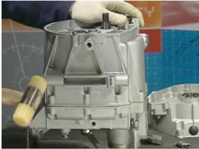 MOTO GUZZI NEVADA CLASSIC 750 IE - DEMONTAGE - 10