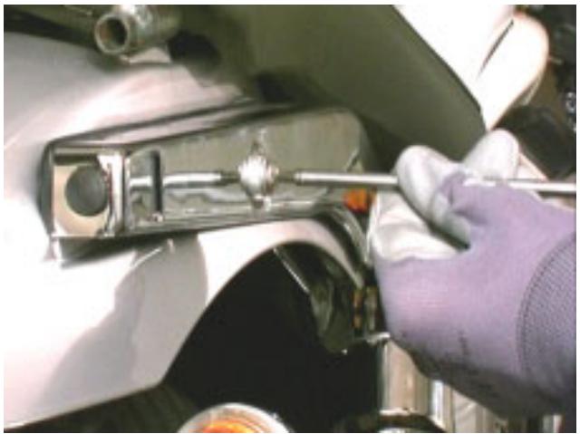 MOTO GUZZI NEVADA CLASSIC 750 IE - REPOSE DE LA SUSPENSION ARRIERE - 5