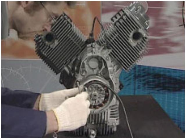 MOTO GUZZI NEVADA CLASSIC 750 IE - REMONTAGE DE L'ALTERNATEUR - 6