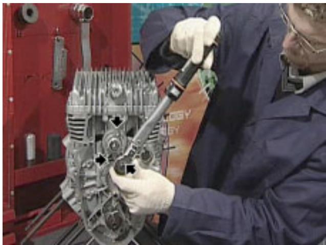 MOTO GUZZI NEVADA CLASSIC 750 IE - REMONTAGE DE LA POMPE A HUIL - 1