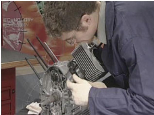 MOTO GUZZI NEVADA CLASSIC 750 IE - MONTAGE DES CYLINDRES - 6