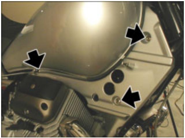MOTO GUZZI NEVADA CLASSIC 750 IE - NETTOYAGE DU FILTRE A AIR - 3