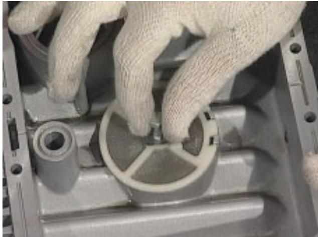 MOTO GUZZI NEVADA CLASSIC 750 IE - DEMONTAGE CARTER D'HUILE - 8