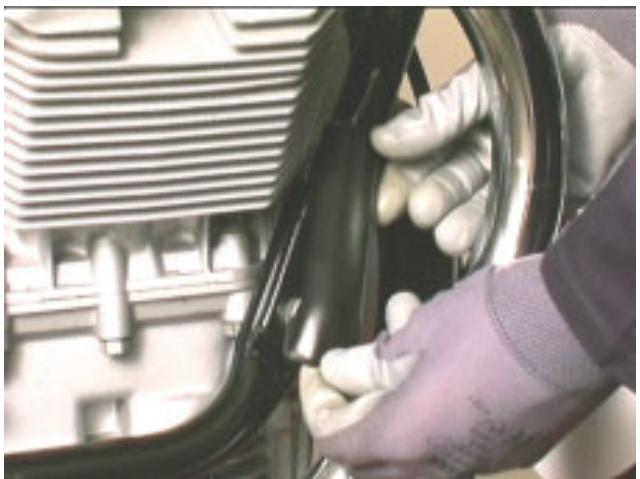 MOTO GUZZI NEVADA CLASSIC 750 IE - DÉMONTAGE DU MOTEUR DU CADRE - 23