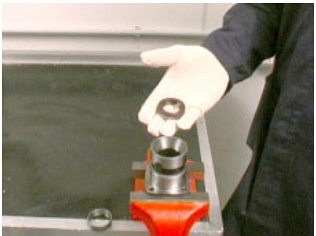 MOTO GUZZI NEVADA CLASSIC 750 IE - DEPOSE DE LA PROTECTION PIGNON - 6