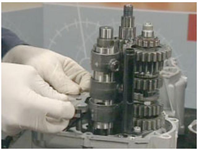 MOTO GUZZI NEVADA CLASSIC 750 IE - REMONTAGE DU PRESELECTEUR - 6