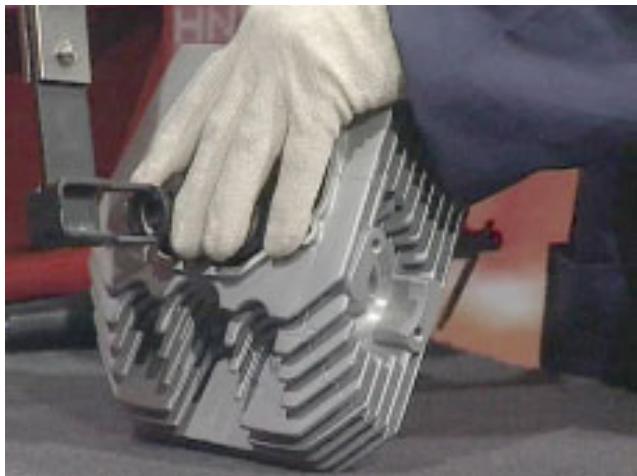 MOTO GUZZI NEVADA CLASSIC 750 IE - DEMONTAGE SOUPAPES DES CULASSES - 4