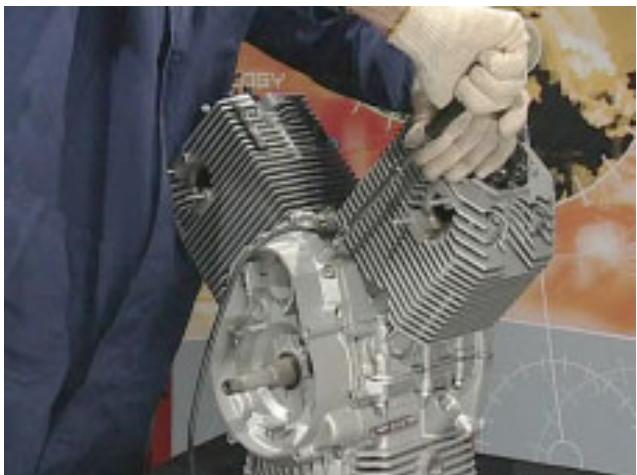 MOTO GUZZI NEVADA CLASSIC 750 IE - RELEVDE L'ENTREFER ET REMONTAGE DU CAPTEUR - 7