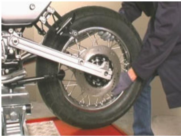 MOTO GUZZI NEVADA CLASSIC 750 IE - DEPOSE - 8