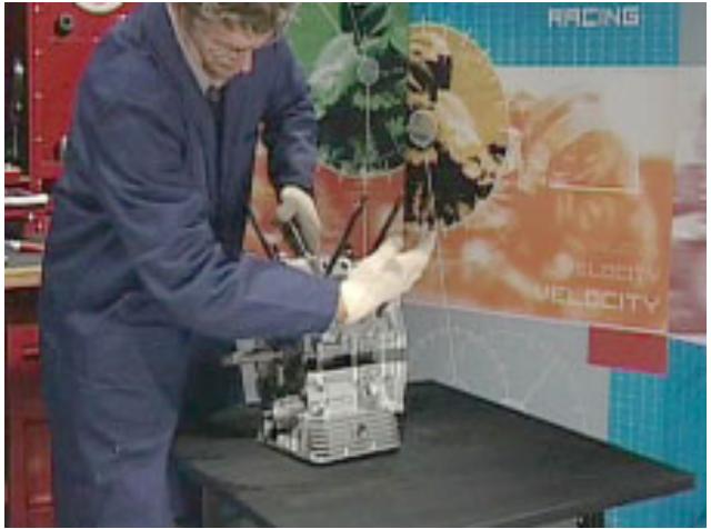 MOTO GUZZI NEVADA CLASSIC 750 IE - DEMONTAGE DU BLOC MOTEUR - 4