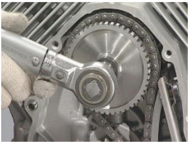 MOTO GUZZI NEVADA CLASSIC 750 IE - MONTAGE DE LA ROUE PHONIQUE - 3