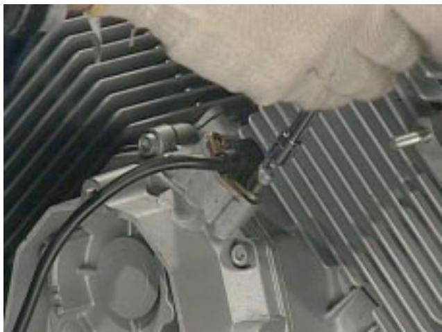 MOTO GUZZI NEVADA CLASSIC 750 IE - RETRAIT DU CAPTEUR DE PHASE ET DE TOURS - 1