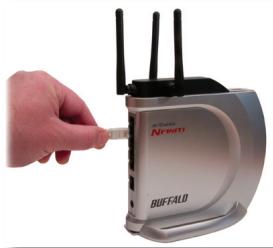 BUFFALO TERASTATION LIVE - Schritt I:AnschlieBen der Kabel - 3