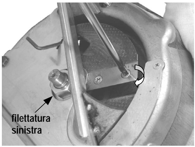 ATIKA BIOTEC 2400 - Prestazioni di taglio ridotte: un lato della lame è consumato - 3