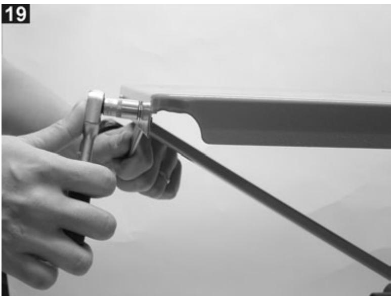 ATIKA T 250 - Montage der Säge - Assembly of the Saw - Montage de la scie - Opbouw van het zaag - Montering av sāgar - Montering af saven - Montañpilarki - Sestavení podstavy - 1