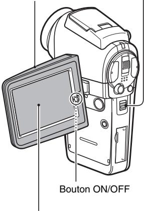 LOGICOM-SANYO XACTI VPC-HD2GX - Appuyez sur le bouton ON/OFF pendant au moins 1 seconde. - 3