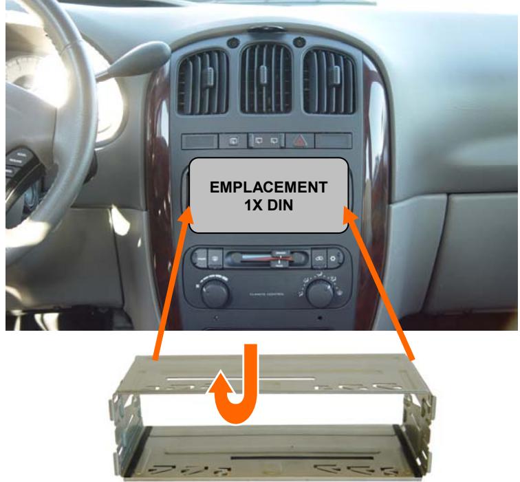 YAKUMO CARENTERTAINER7 - Installation dans le tableau de BORD - 1