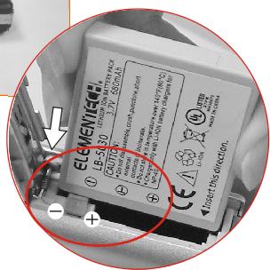 FERRANIA SOLARIS DIGITAL 711 - Insertion de I'accumulateur - 2
