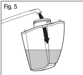 KAZ HWM-330 - Remarque: pour transporter le réservoir rempli d'eau, utiliser la poignée et placer une main sous le réservoir pour un meilleur support. - 2