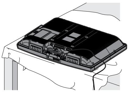 SYLVANIA LC195SLX - ☑ Attaching the Stand - 1
