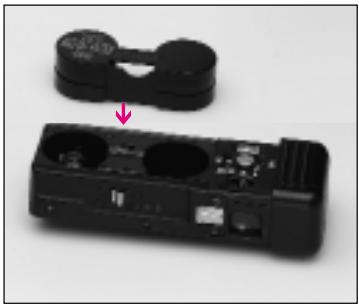 MINOX ECX - Ouverture du logement du film et réglage du compteur de vues - 1