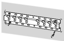 SONY KD-55XE8096 - Sorg for at montere beslaget til vægmontering sikkert på væggen ved at følge instructktionerne i denen brugervejledning. - 1
