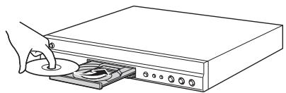 YAMAHA BD-S677 - Caricamento di un disco - 1