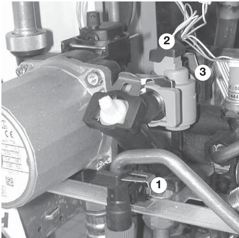 SAUNIER DUVAL THEMA F25E V 24.6 KW - Dépose du détecteur de début - 1