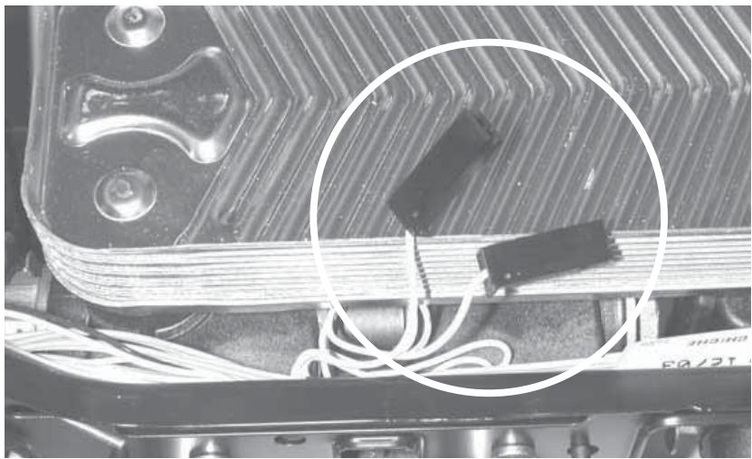 SAUNIER DUVAL THEMA PLUS F24/30E V 30 KW - Raccordement du capteur de température de la plaque de raccordement solaire a 2036500. - 1