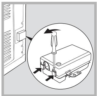 HOTPOINT FKQ 89E P HA K - Montaggio del cavo di alimentazione - 1