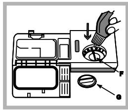 HOTPOINT LFF8M132X - Cargar el abrillantador - 1