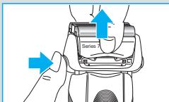 BRAUN SERIES 7 799CC-7 WET&DRY - De behuizing reinigen - 4