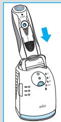 BRAUN SERIES 7 799CC-7 WET&DRY - Laden und Reinigen des Rasierers - 7