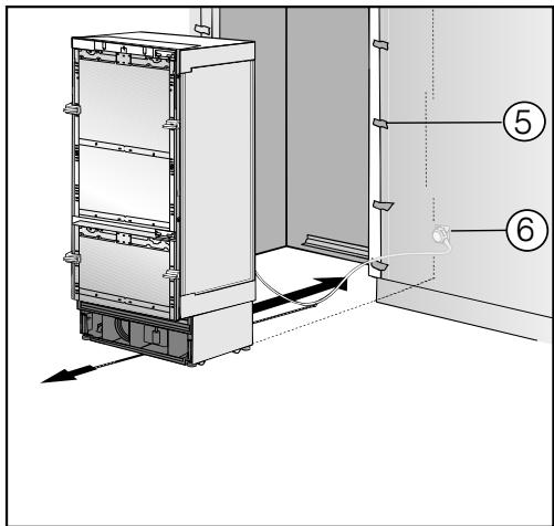 MIELE KF2982VI  -  KF 2982 Vi - Pushing the appliance into the niche - 2