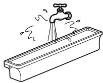LG GTF916PZPYD - Pulire l'interno e l'esterno del serbatoio dell'acqua con detergente per stoviglie e sciacquare con abbondante acqua corrente. Asciuquire l'acqua con un panno. - 1
